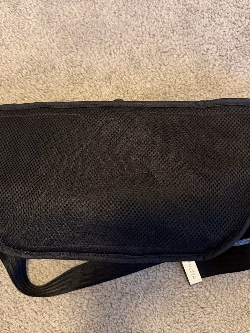 Athleta belt bag black and silver like new - Picture 6 of 6